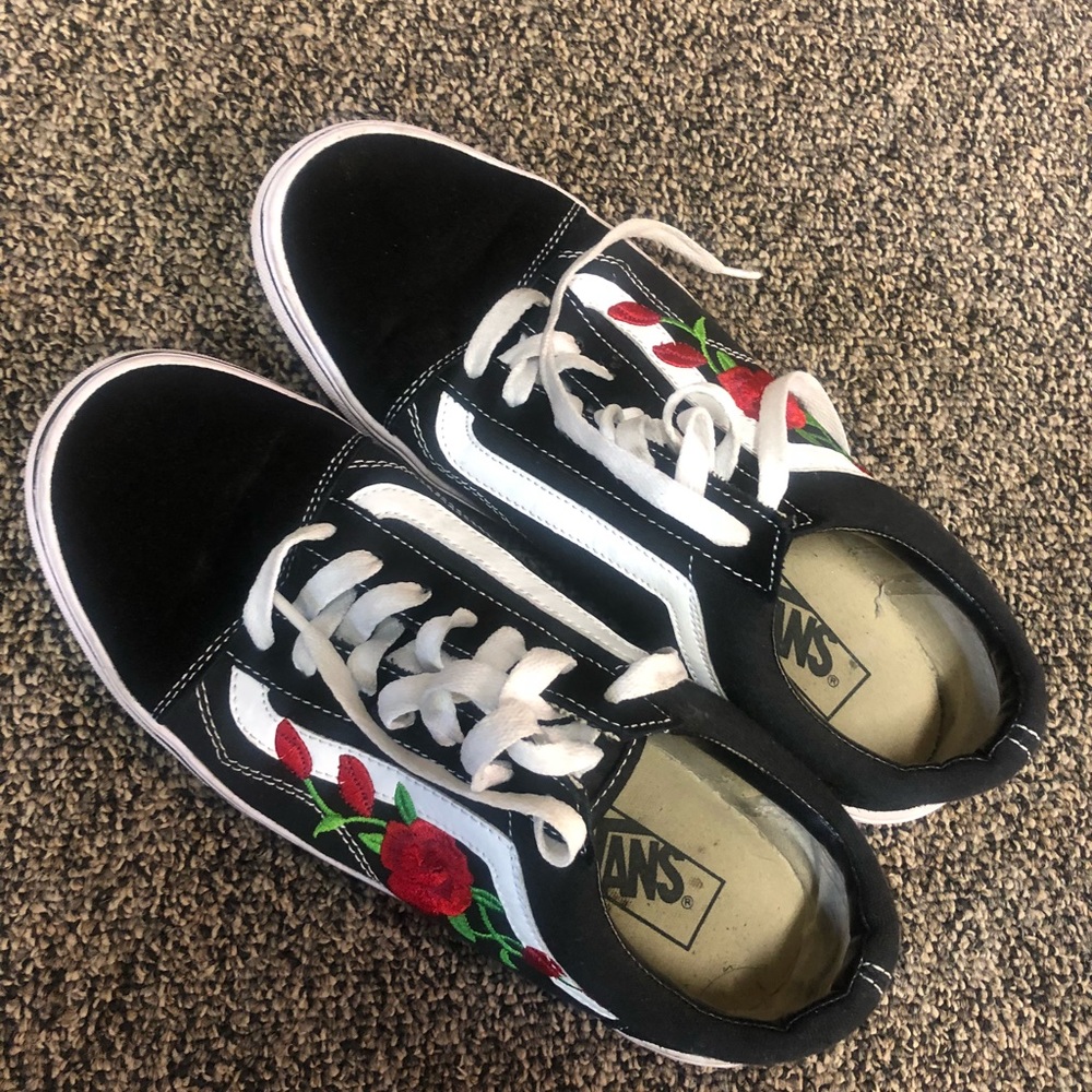 Vans red roses